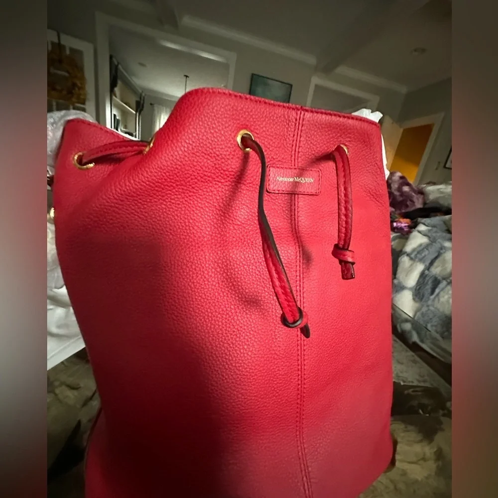 NWT Alexander McQueen Padlock Skull Bucket Bag Red Leather Sealed Hardware